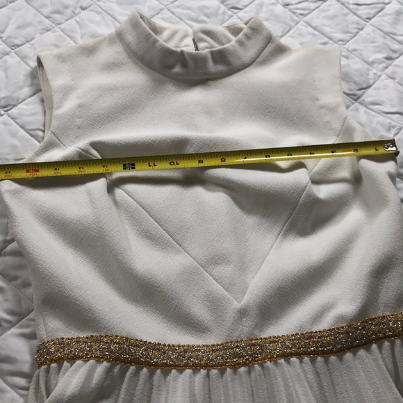 Gorgeous vintage dress! Feel like an angel in this one of a kind frock! - Picture 3 of 5